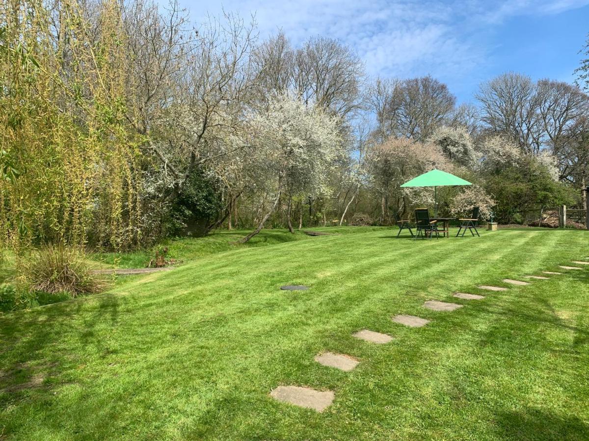 Thatched Cottage Pulborough Exterior foto
